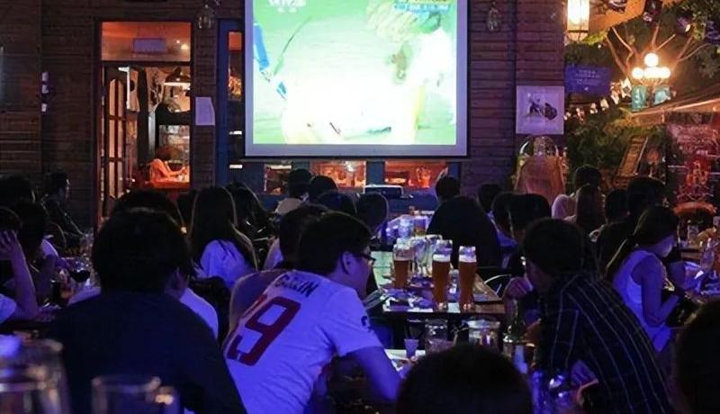 央视1.1亿美元拿下2026世界杯大陆独家转播权，贵吗？