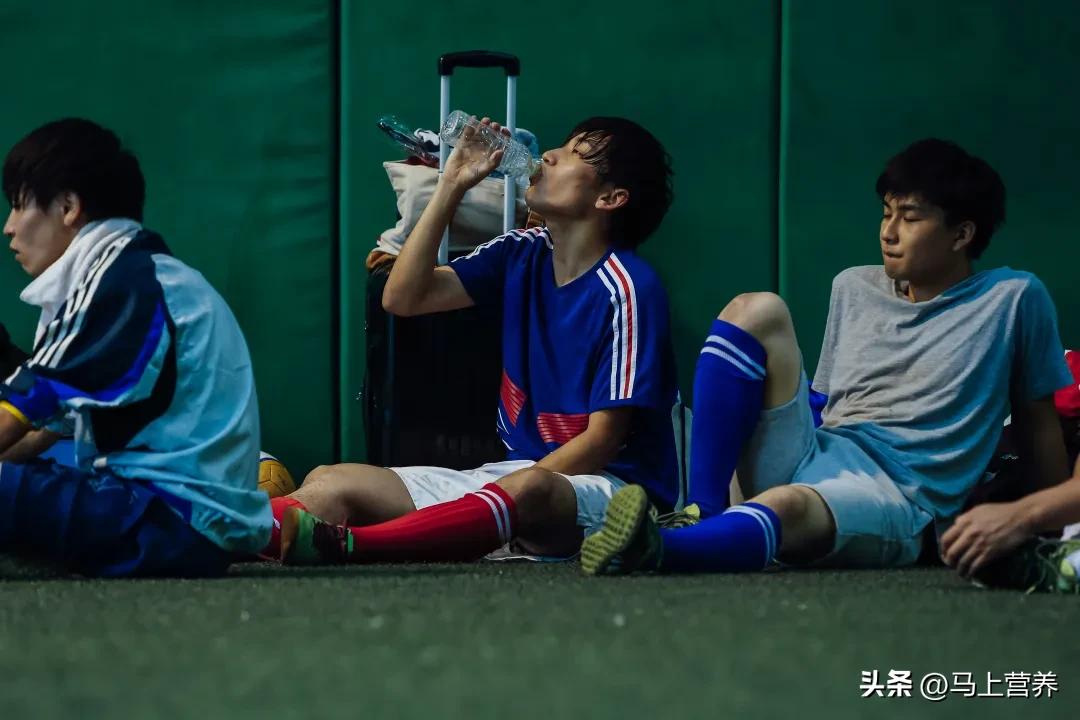 2026世界杯新规：每场必设补水时间，球员健康优先